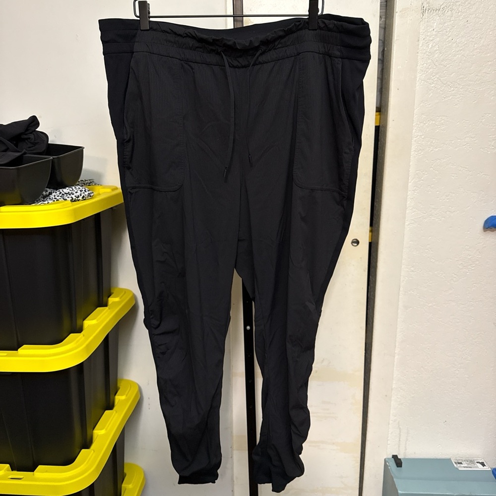 Lululemon Dance Studio Mid-Rise Jogger